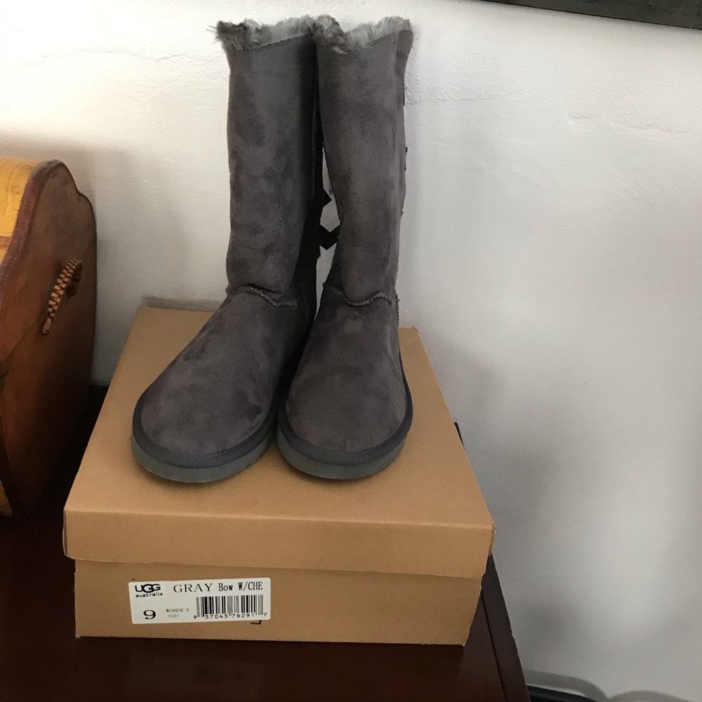 UGG 🎀 Gray Boots NWT